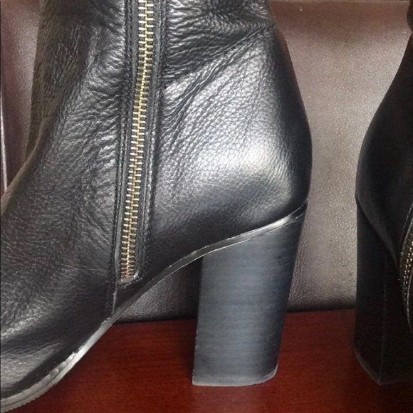 Buttery soft Italian grain leather 7.5 Max NY - Picture 2 of 13